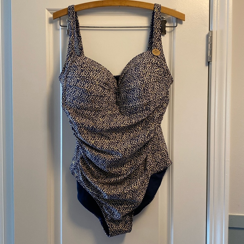 Chic Navy Patterned Women's One-Piece Swimsuit